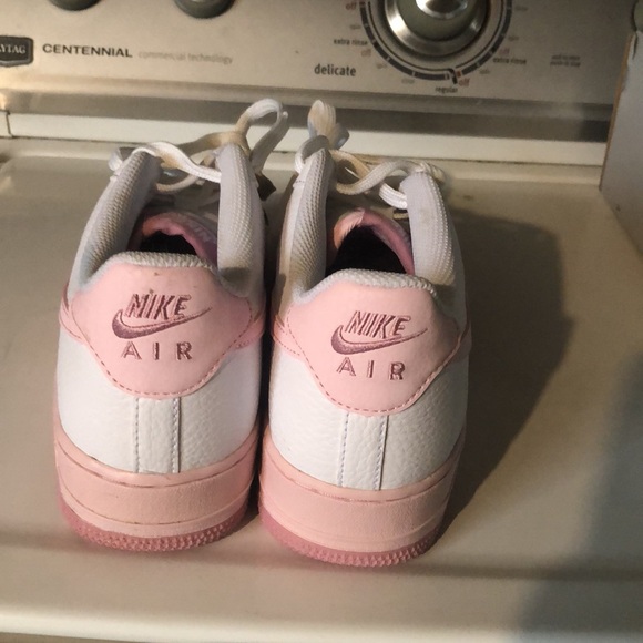 Size 7 girls pink and white clean asl Air Force 1 no scuffs no creases - Picture 2 of 9